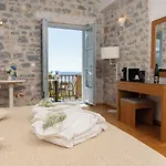 Thirides فندق غيتيو