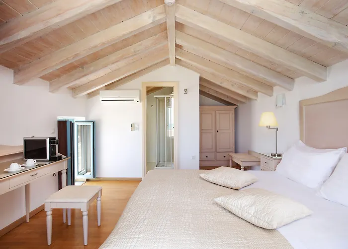 Hotel Thirides 4*